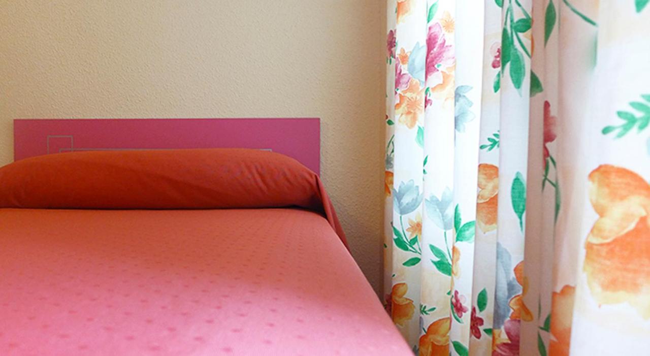 Hostal Rosa Ла-Віла-Джойоза Екстер'єр фото